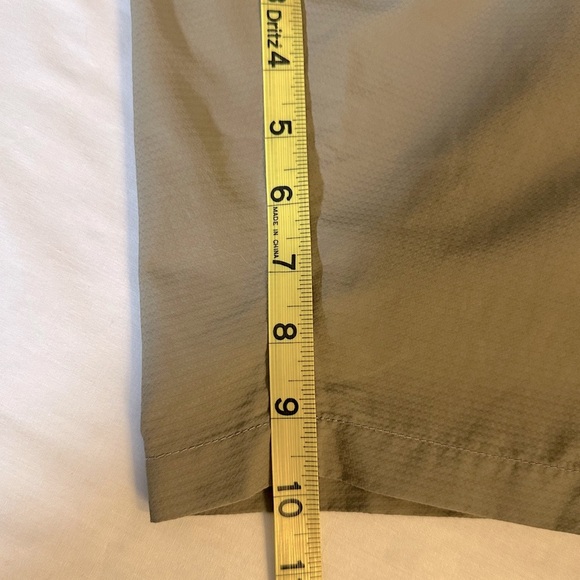 Kuhl Men's Tan Cargo Shorts - Picture 4 of 6